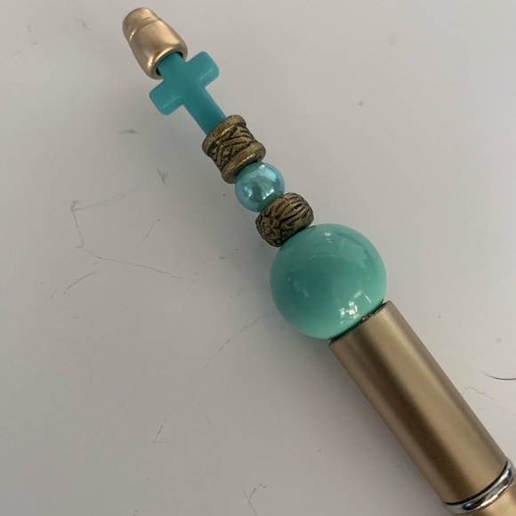 Hand crafted Beaded Pen, black ink with extra refillable ink. - Picture 2 of 2